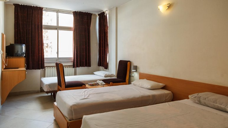 اتاق سه تخته 2 هتل آریانا شیراز